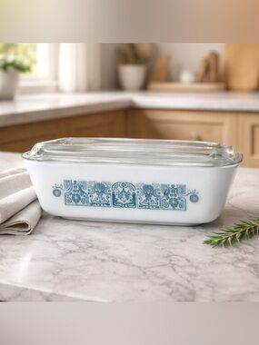 Vintage Pyrex 1 1/2 Qt Horizon Blue Refrigerator Dish with Lid